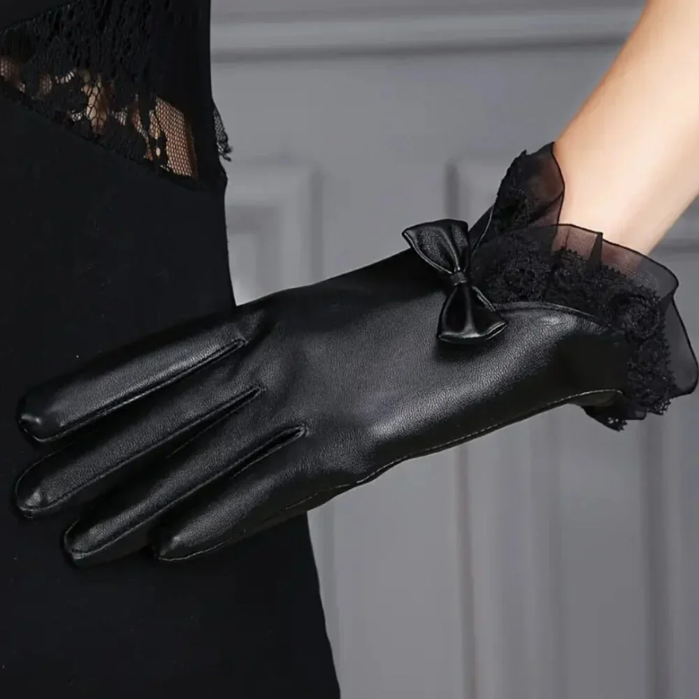 Gorgeous vegan leather black gloves